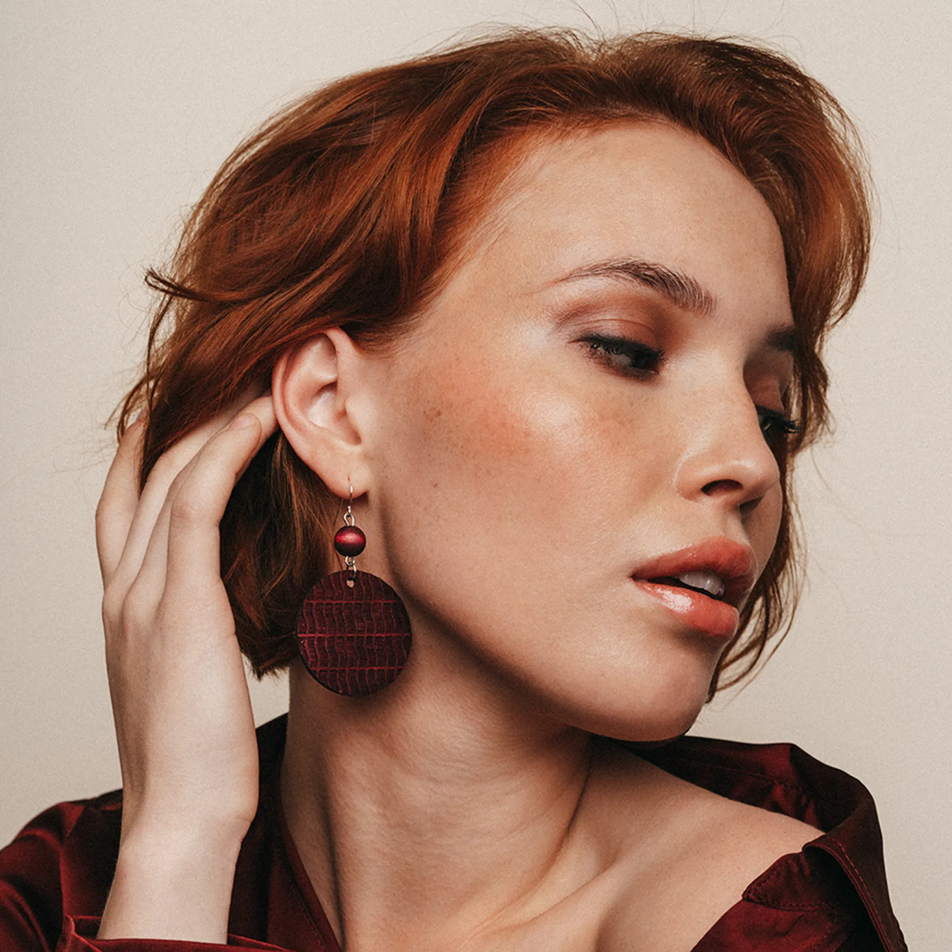 Aarikka Karoliina Earrings, plum red