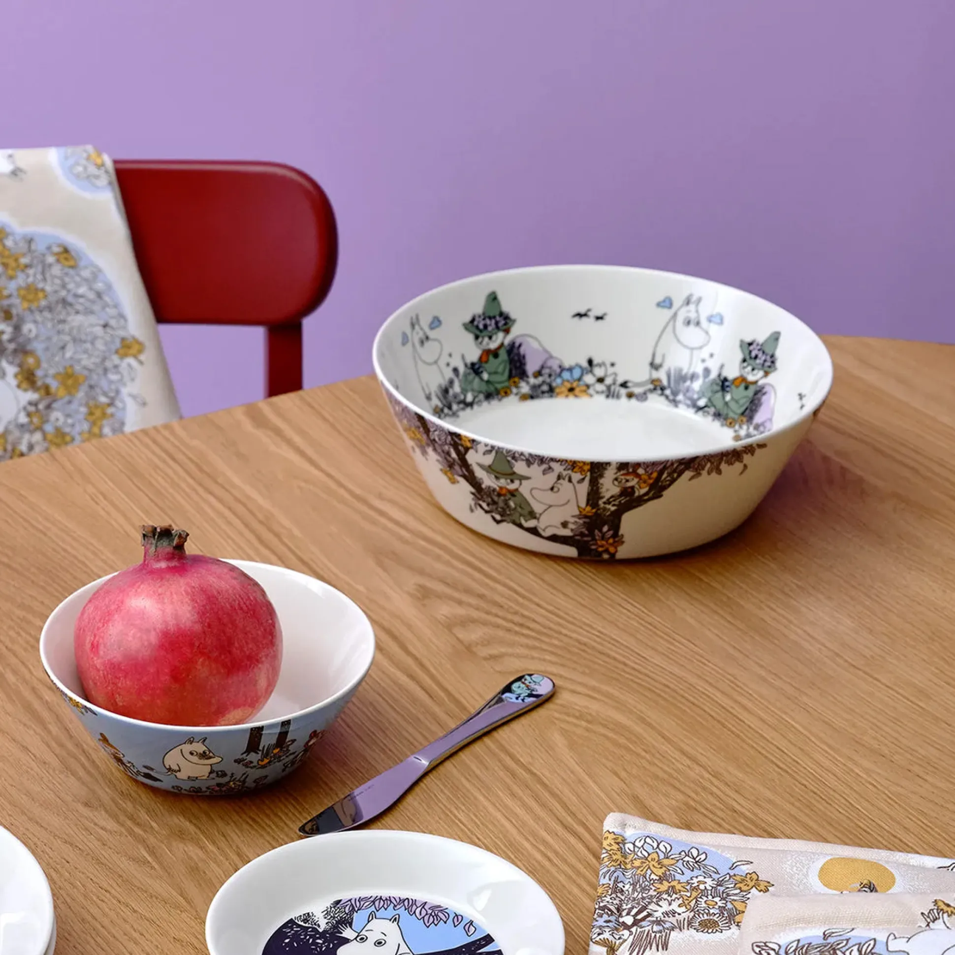 Arabia Moomin Serving Bowl - Friends Forever