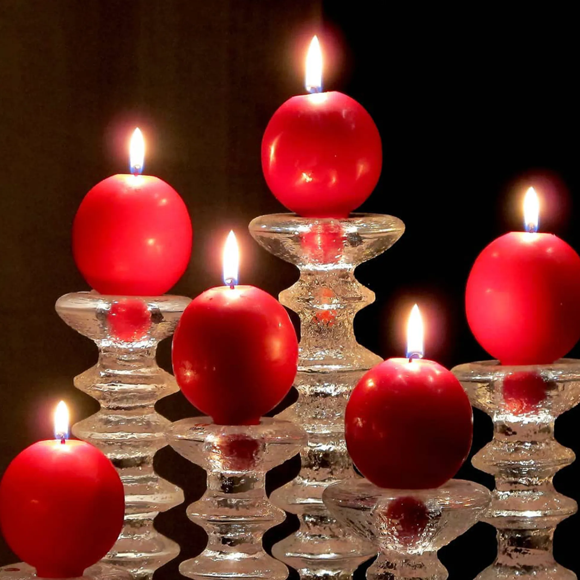 Finnish Footed Ball Candle Red (Set of 2)