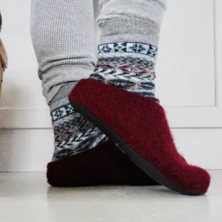 Lahtiset Felt Slippers w/ Rubber Sole, Plum Red