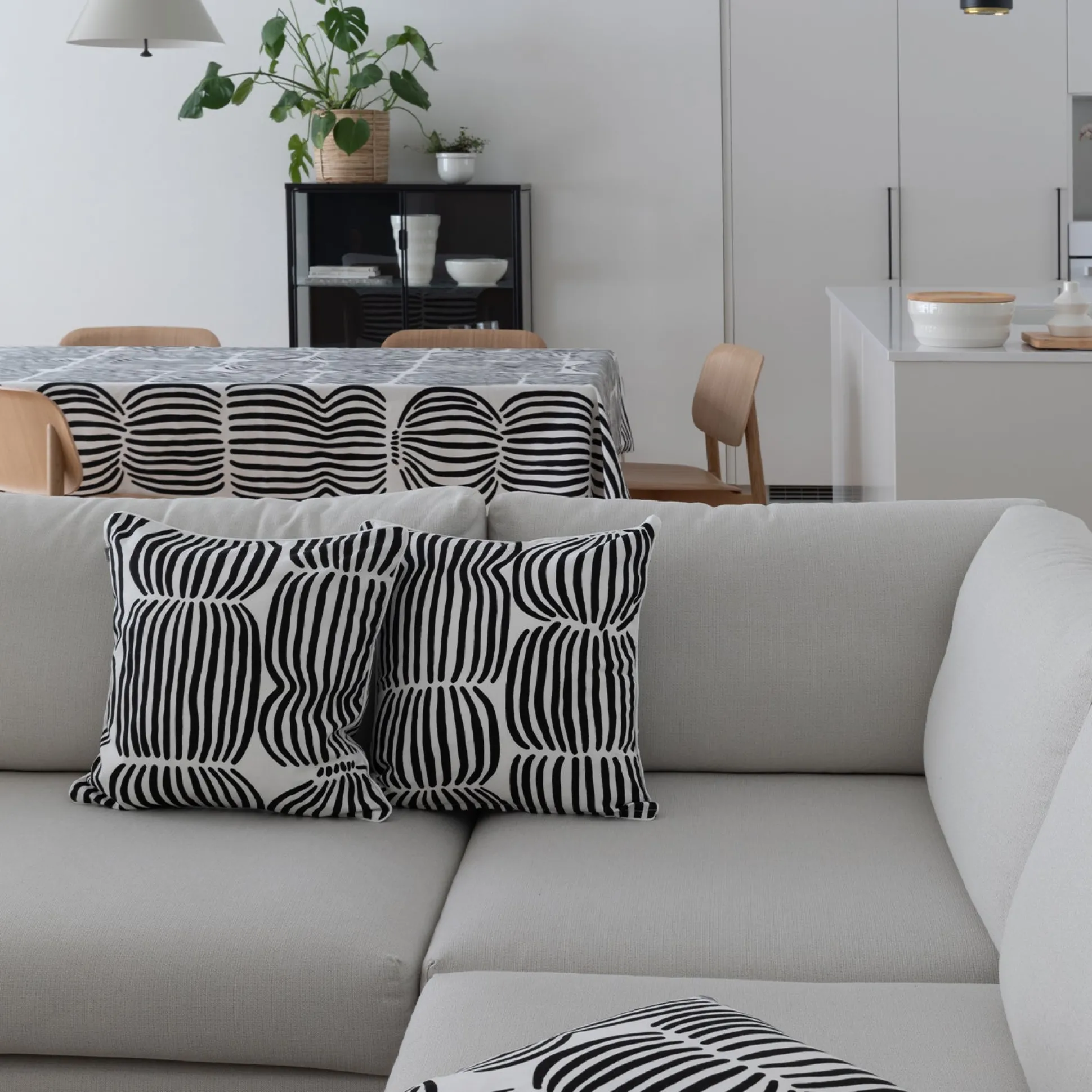 Pentik Vilja Black / White Cushion Cover