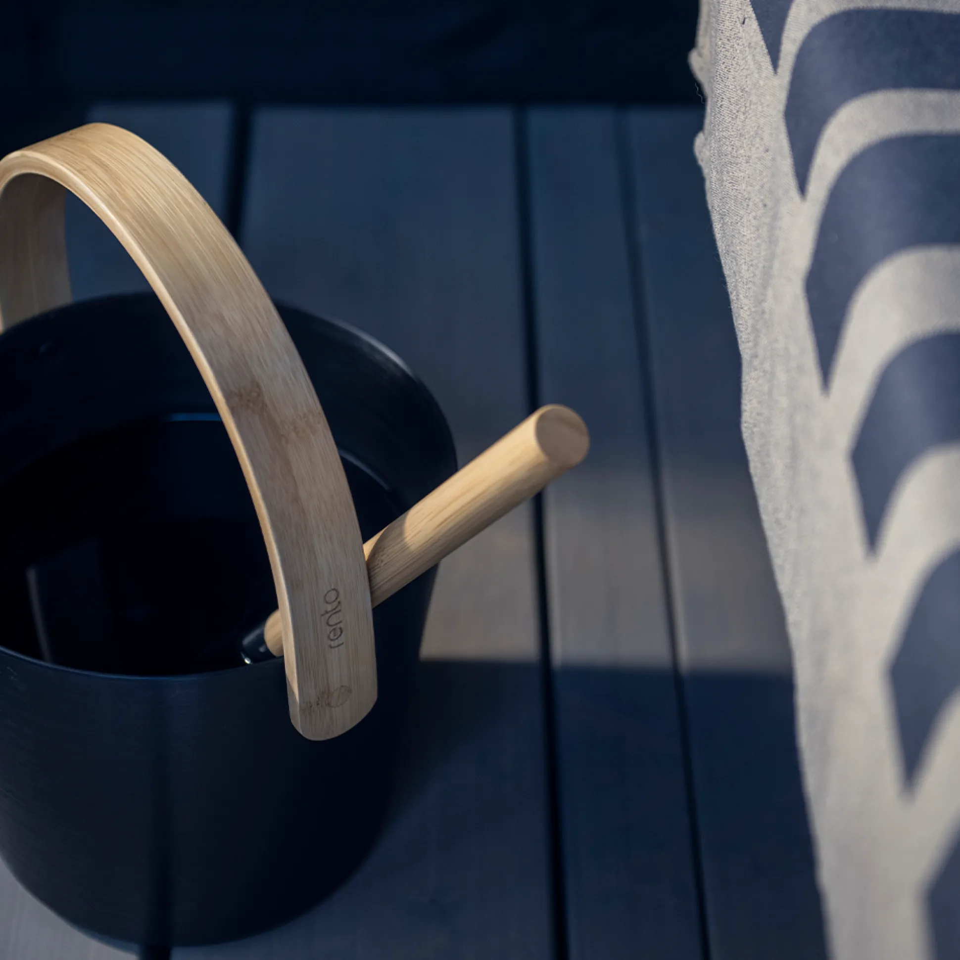 Rento Black Aluminum Bamboo Sauna Ladle